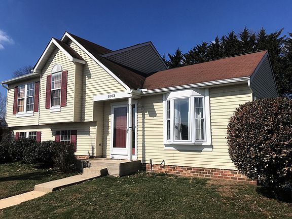 3rd image of 1003 Olivier Cir
