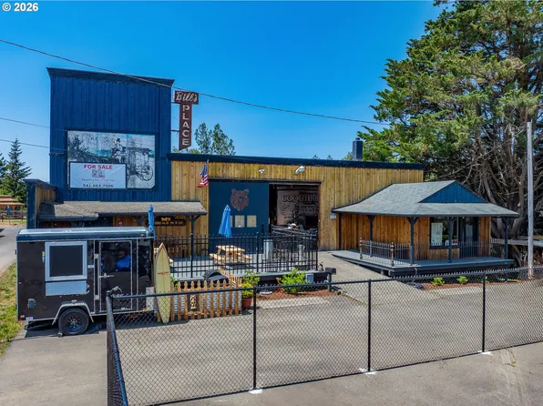 203 N Birch St, Coquille, OR 97423