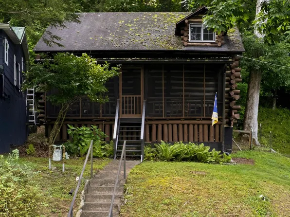 1752 Lake Floyd Cir, Salem, WV 26426