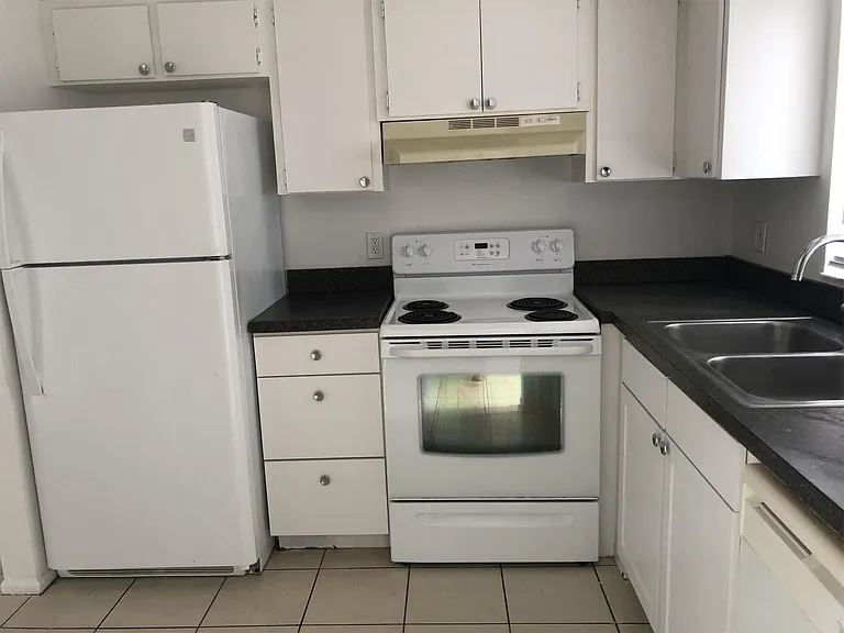 2320 Maple Ave — Photo 5