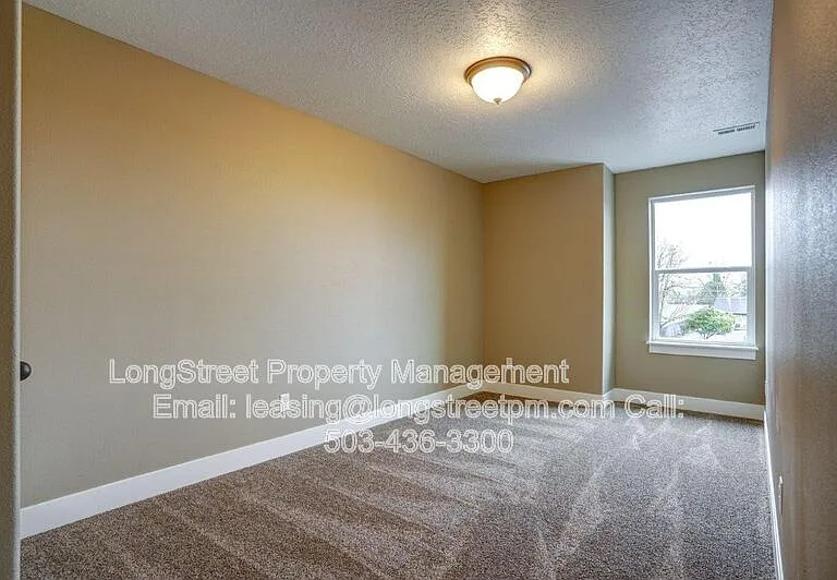 482 S Monmouth Ave — Photo 31
