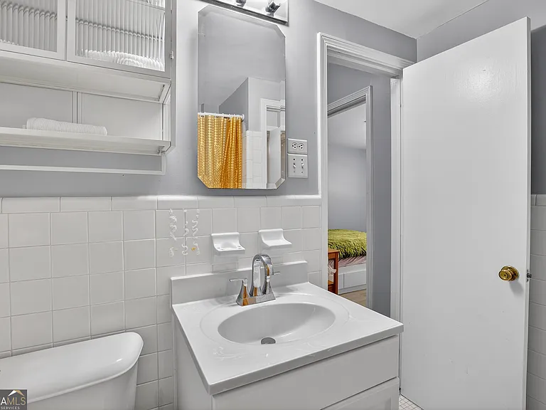 2064 Adriatic Dr — Photo 21