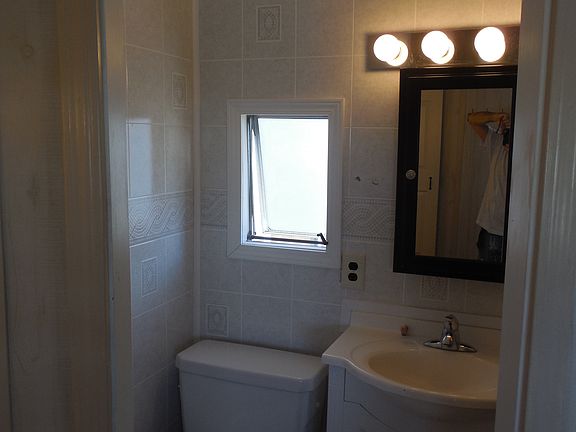 3rd image of 5729 Holiday Park Blvd