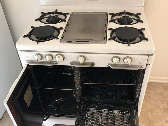 Rare O Keefe and Merrit stove and oven! 
