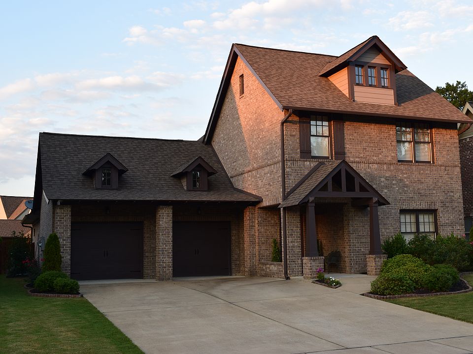 Upgraded 3 Story Brick Front