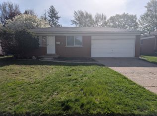 26608 Masch Dr, Warren, MI 48091