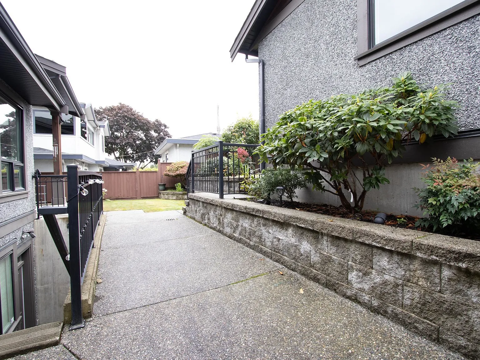 2 bed, 900 sqft, $2,480 — Photo 2