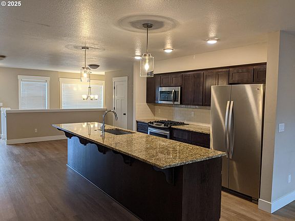 5th image of 16765 Champion Way