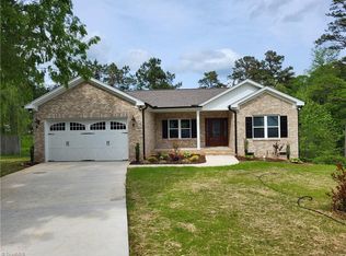 320 Jackson St, Jamestown, NC 27282