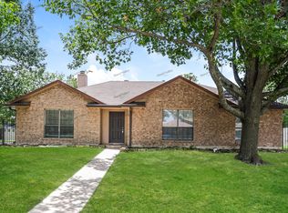 8014 Meadowlark Ln, Rowlett, TX 75088