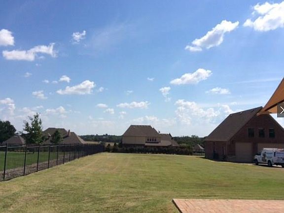 3rd image of 7000 Heritage Oaks Dr