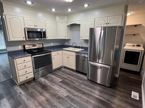 4th image of 4403 Bellemeade Dr