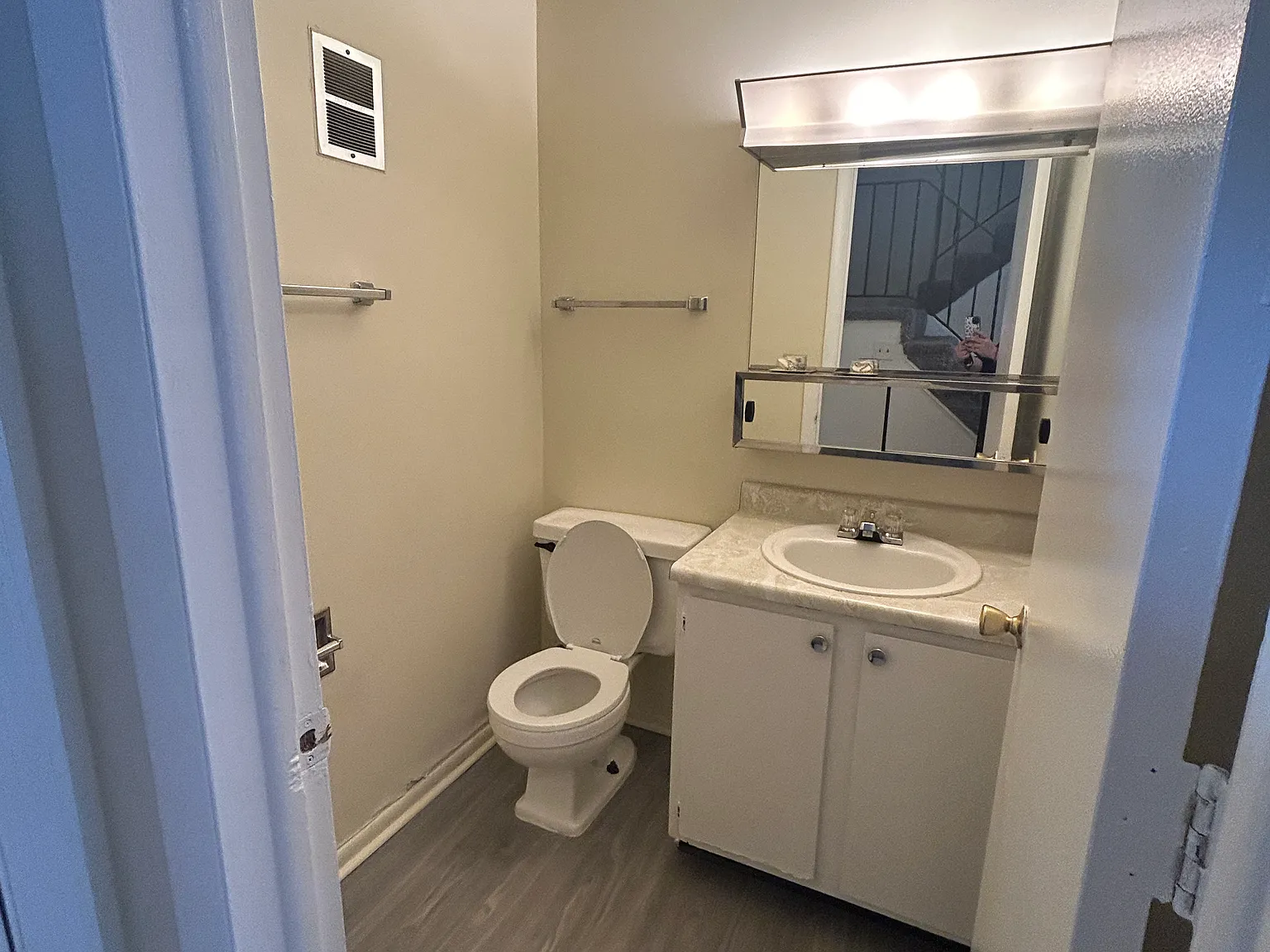 3 bed, 1.5 bath, 1058 sqft, $1,395 — Photo 3