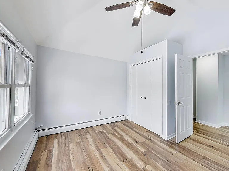1638 Oakwood Ave — Photo 19