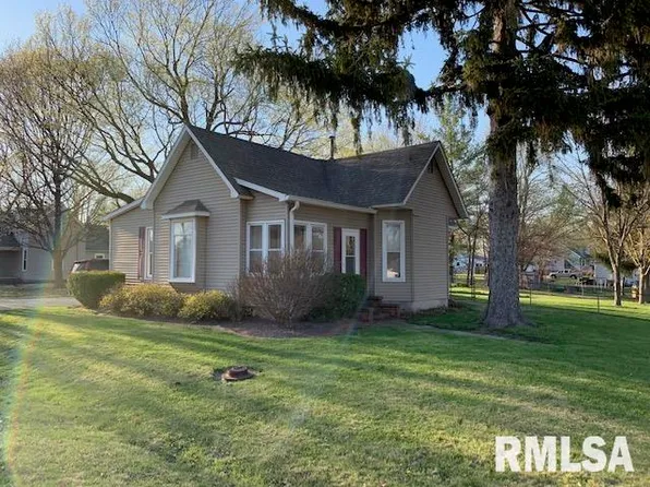 207 S Polk St, Athens, IL 62613