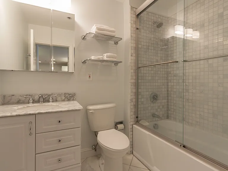 300 Commercial St #402 — Photo 10