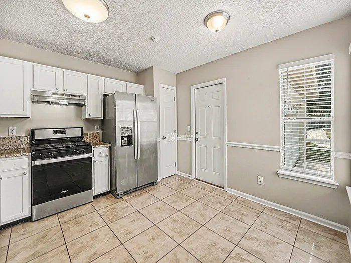 1664 Hudderfield Cir W — Photo 7