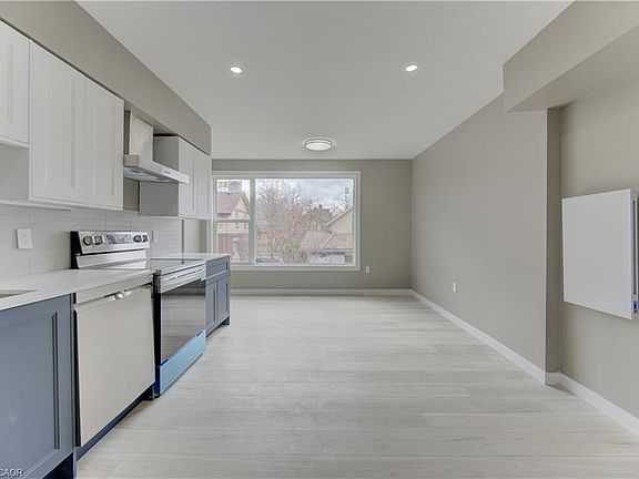 4th image of 67 Louisa St
