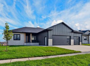 6509 E Fieldview St, Sioux Falls, SD 57110