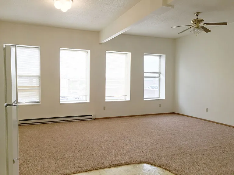 6 North Main Street - Downtown apartments on second floor above commercial spaces. — Photo 16