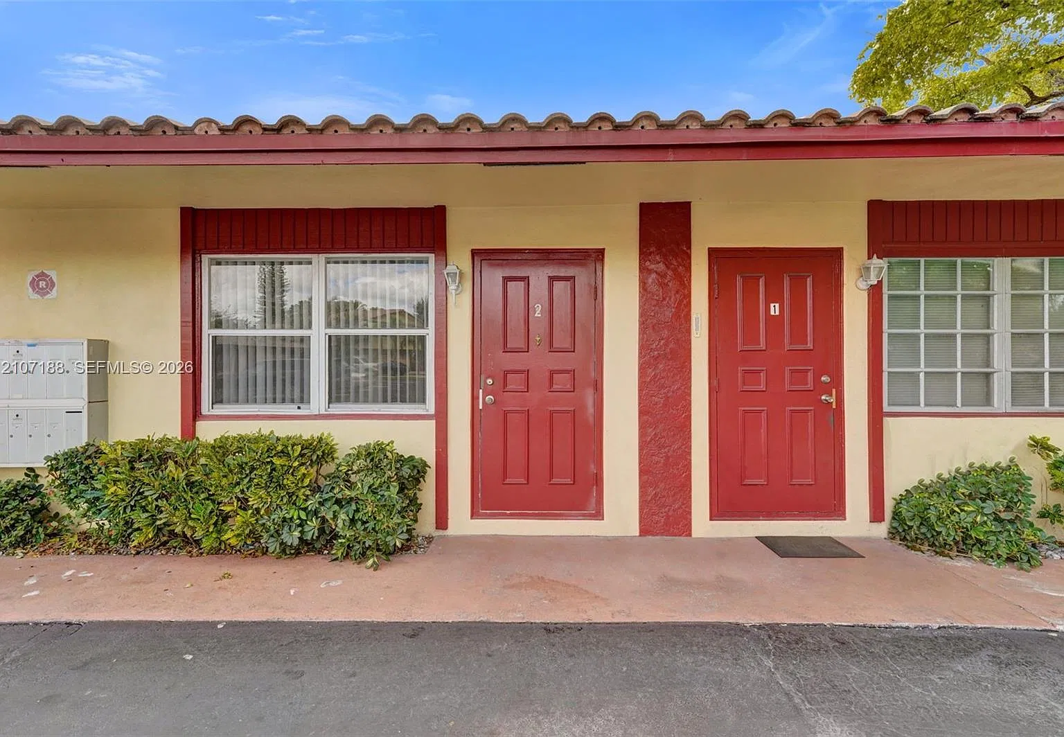 Coral Springs Lakes — Photo 1