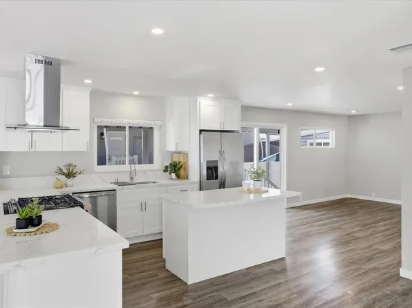 7023 San Bartolo St, Carlsbad, CA 92011