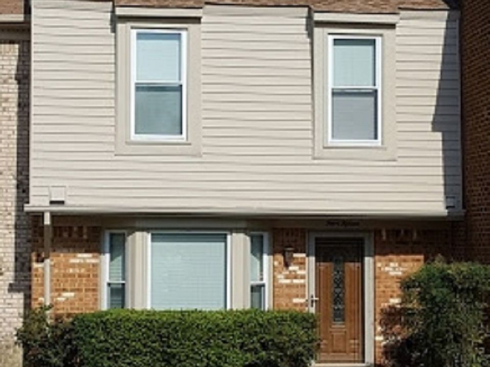 1st image of 415 Cadbury Cir