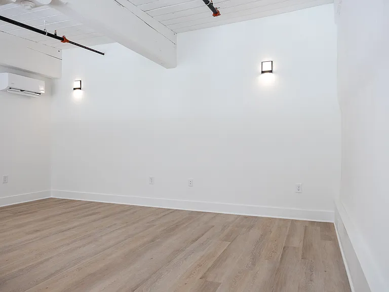 Overton Lofts — Photo 80