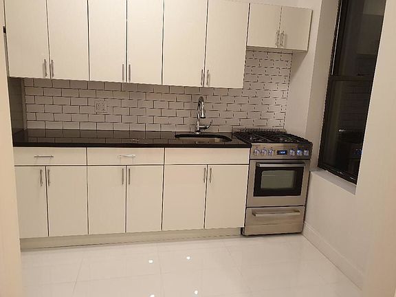 2nd image of 2431 Steinway St APT 14