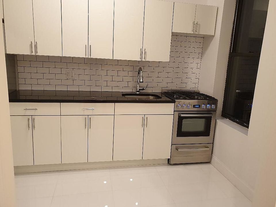 1st image of 2431 Steinway St APT 15