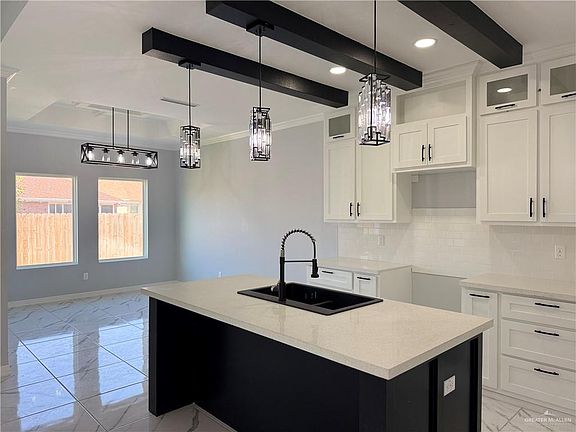 4th image of 410 La Laguna Rd