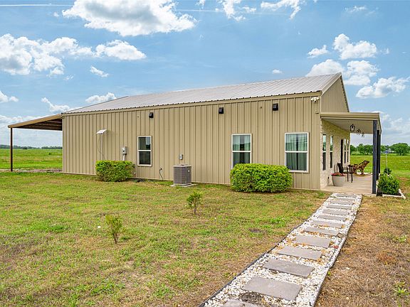 3rd image of 435 County Road 4875