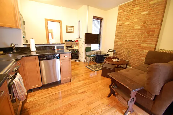 Rented by REAL New York | media 7