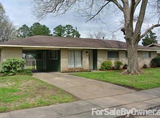5608 E Circle Dr, Alexandria, LA 71301