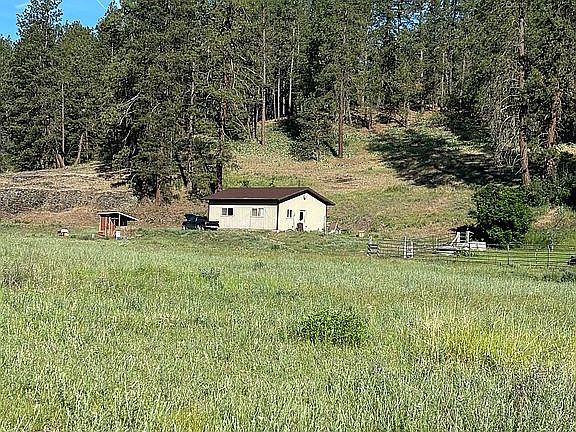 2nd image of 1925 N Deep Creek Rd