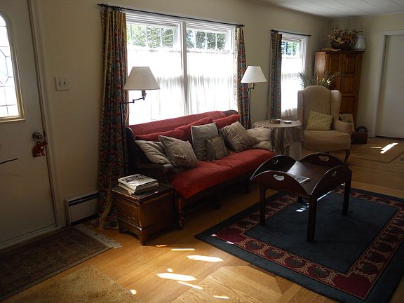 4th image of 23 Pleasant St