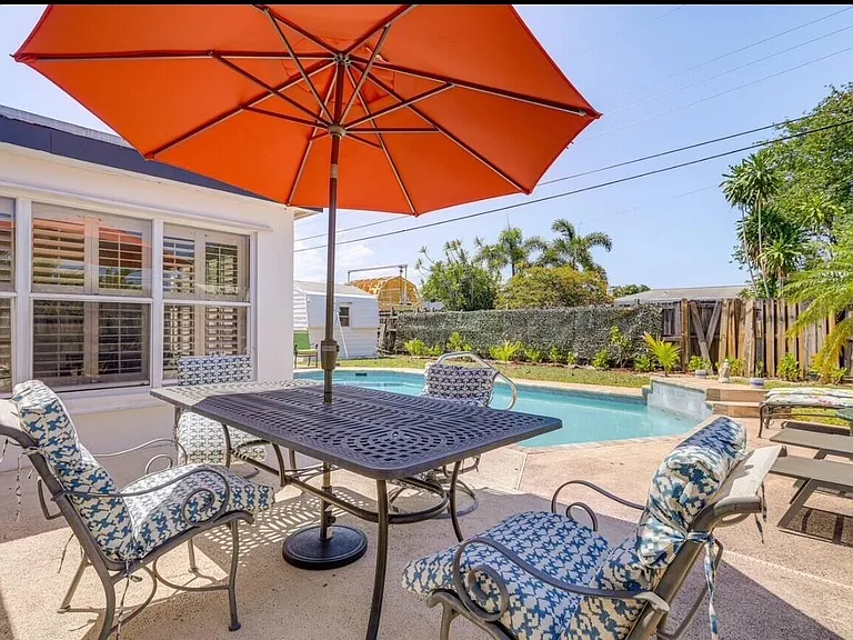 4295 Crestdale St — Photo 4