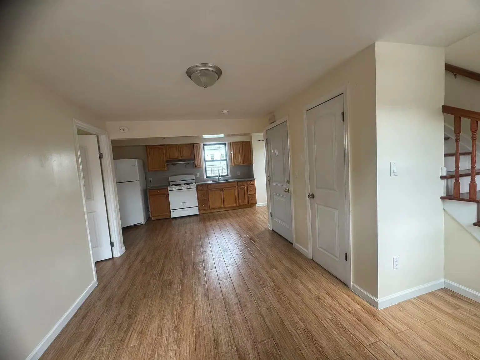 4 bed, 1500 sqft, $3,500 — Photo 4