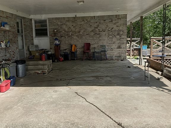 4th image of 279 Bee Spring Rd