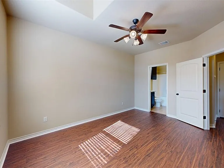 3009 Towers Pkwy — Photo 23