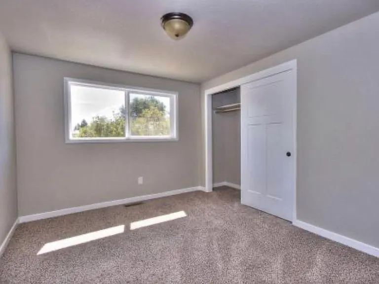4444 W Meriwether Dr — Photo 1