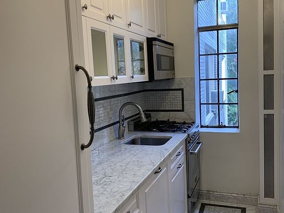 3rd image of 299 W 12th St APT 3H