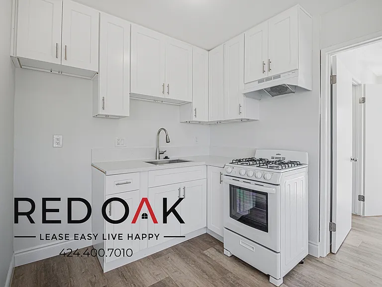 518 E 4th St #206 — Photo 9