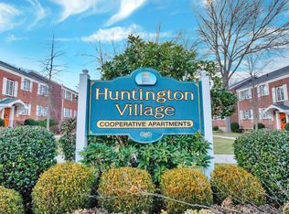 423 W Main St APT 93B, Huntington, NY 11743