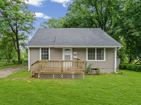 7504 E 49th St, Kansas City, MO 64129