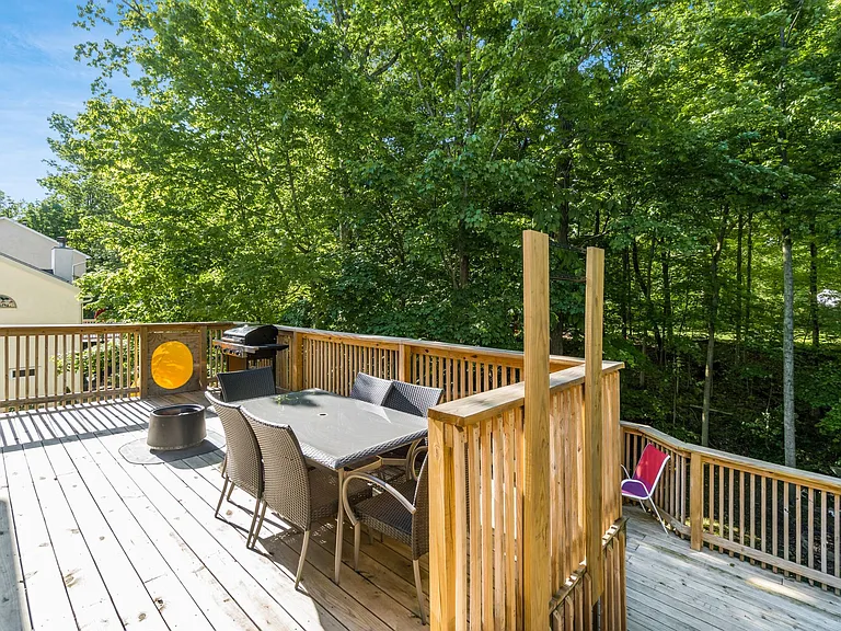 W Hull Dr — Photo 16