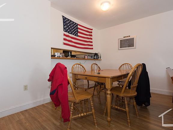 5th image of 28 Glencoe St #3