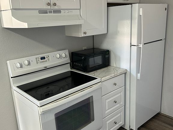 5th image of 1250 Bookcliff Ave APT 11