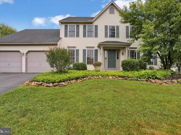 42 Pennwood Dr, Morgantown, PA 19543