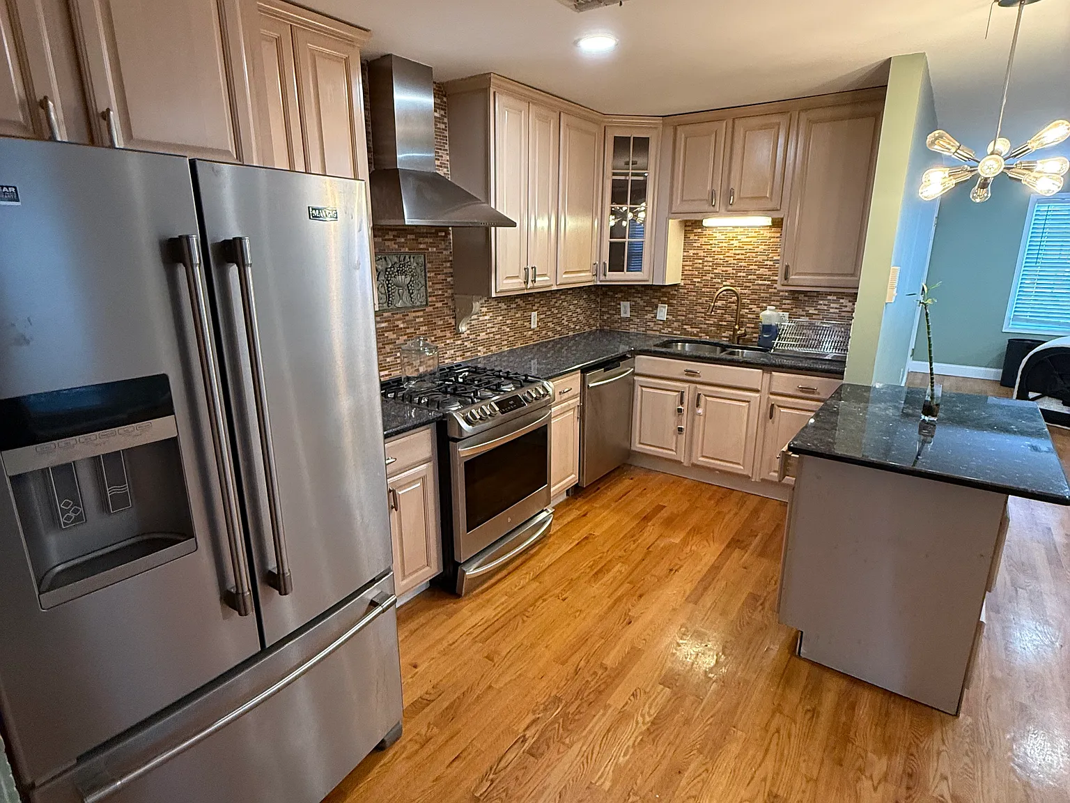 3 bed, 1500 sqft, $3,250 — Photo 3